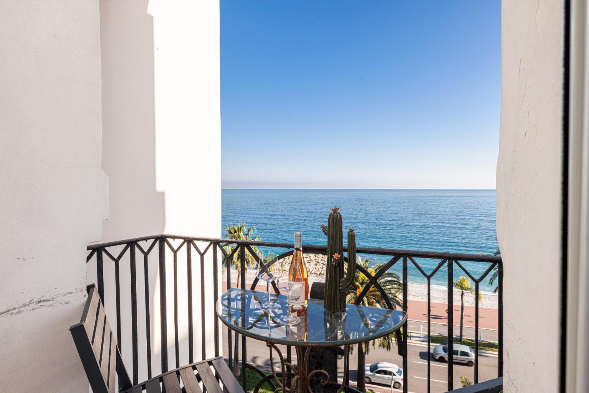 Sea View - 2 Bdr Promenade Des Anglais นีซ ภายนอก รูปภาพ
